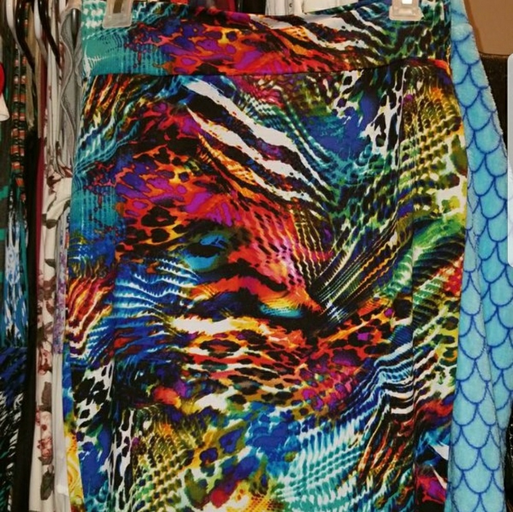 Multi color skirt  *POSH PRICE IS FIRM*